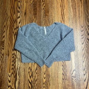 Aritzia Babaton Grey Cropped Soft Longsleeve